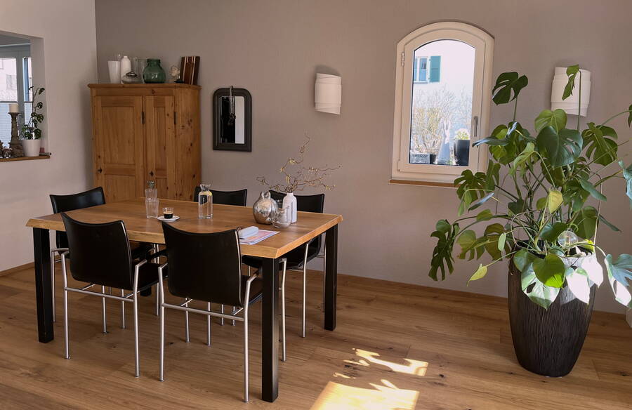 referenz_website.jpeg Feng Shui-Farbkonzept in Schlafzimmer. Blau entspannt und inspiriert.