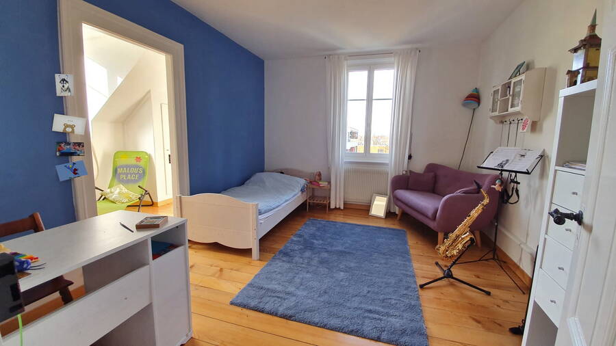 kz-fam-g-nachher_ret.jpg Feng Shui-Farbkonzept in Jugendzimmer. Die Farben sind individuell auf die Kundin abgestimmt.