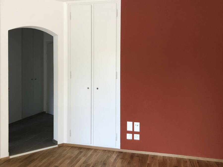 Feng Shui-Farbkonzept in Jugendzimmer. Die Farben sind individuell auf die Kundin abgestimmt.